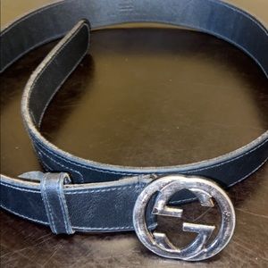 Black Gucci belt